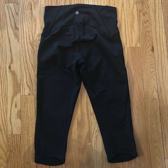Lululemon 6 Train Times Crop 17" Black Crop Leggings great pre owned condition - Picture 4 of 14